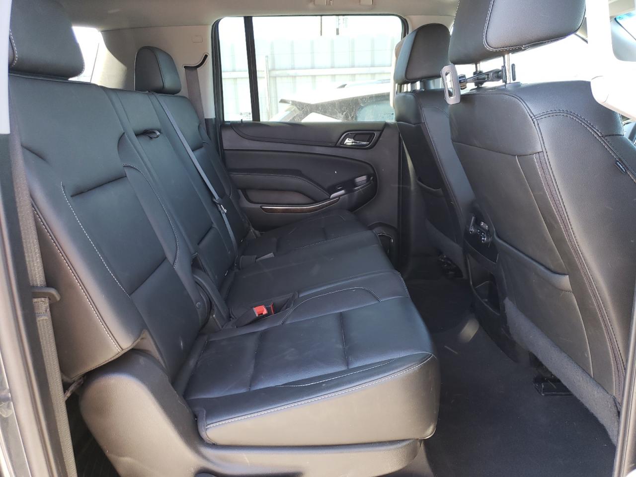 2019 Chevrolet Suburban - Image 11