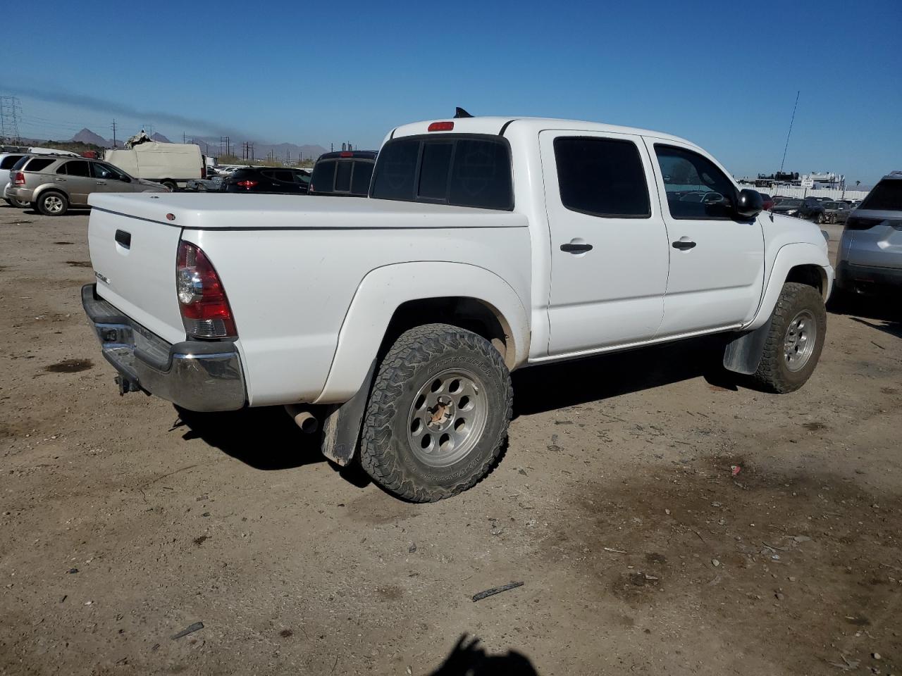 2015 Toyota Tacoma - Image 3