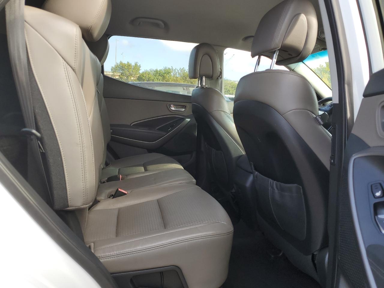 2013 Hyundai Santa Fe - Image 12