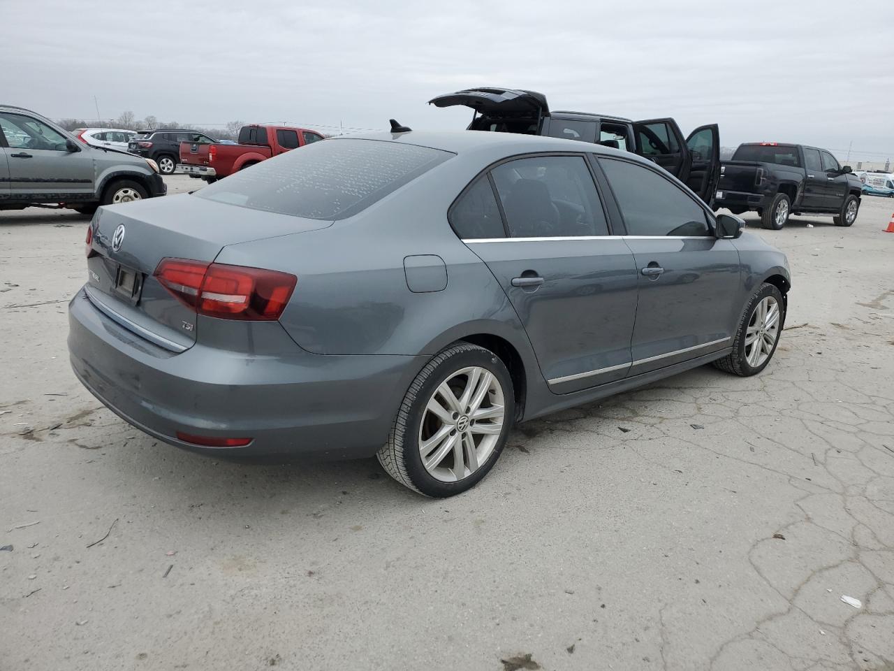 2017 Volkswagen Jetta - Image 3