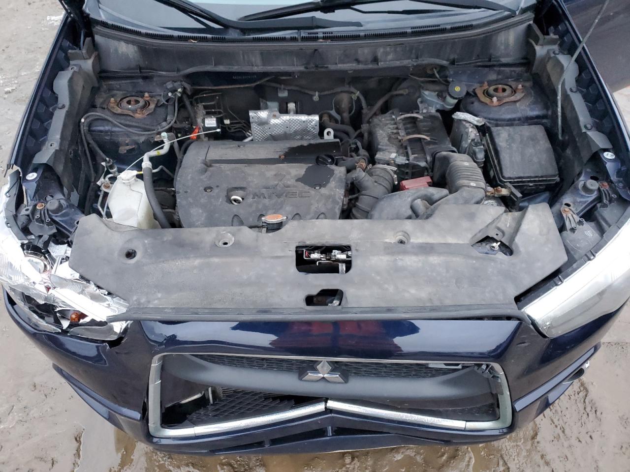 2012 Mitsubishi Outlander - Image 11