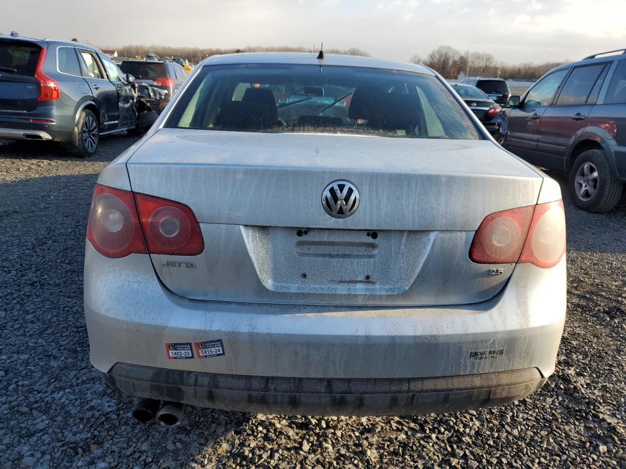 2010 Volkswagen Jetta - Image 6