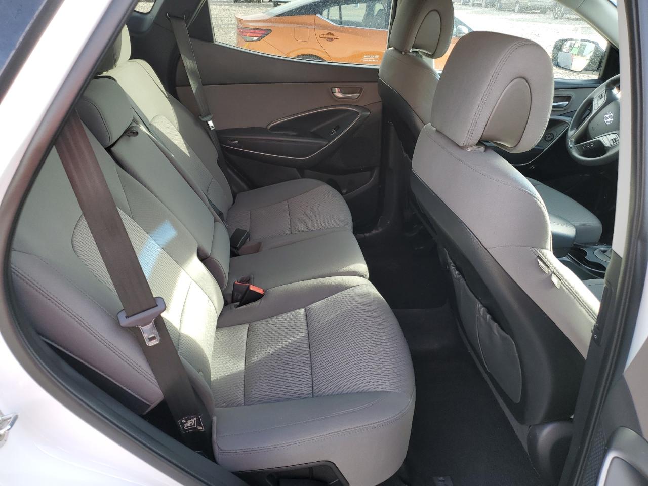 2018 Hyundai Santa Fe - Image 11