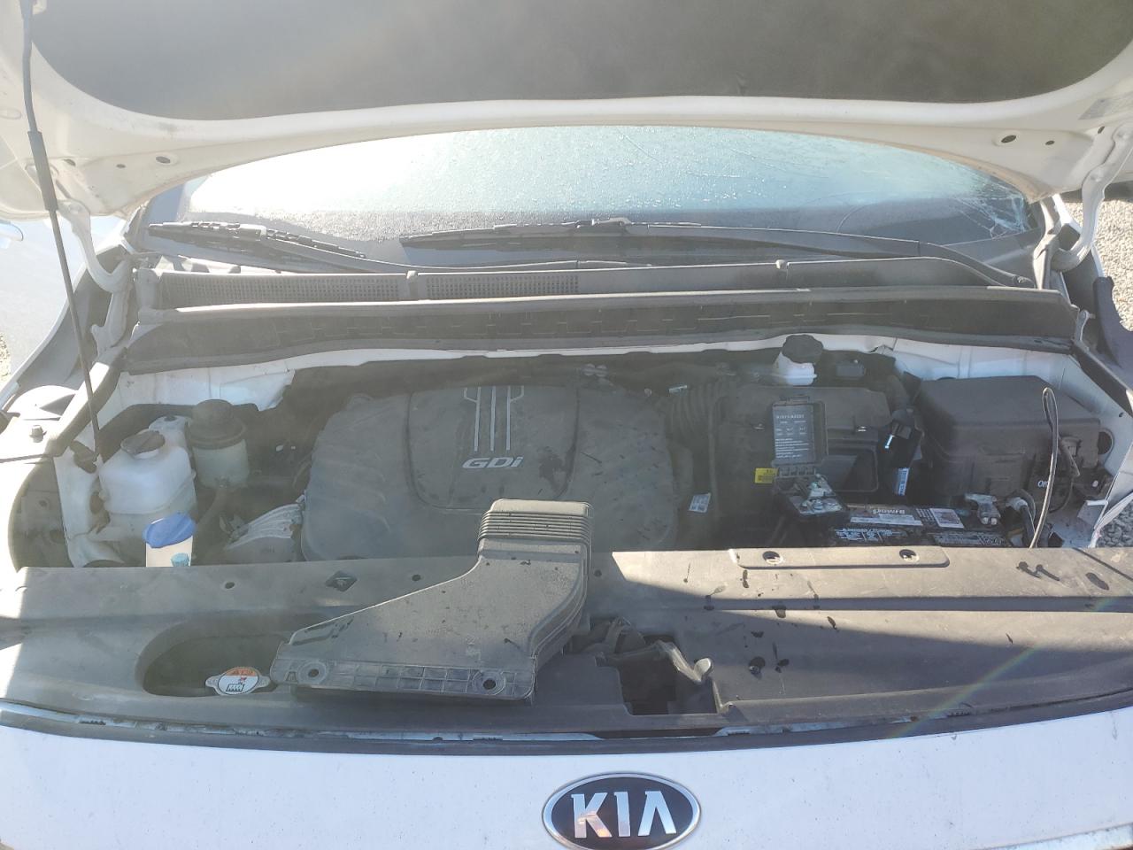2017 Kia Sedona - Image 14