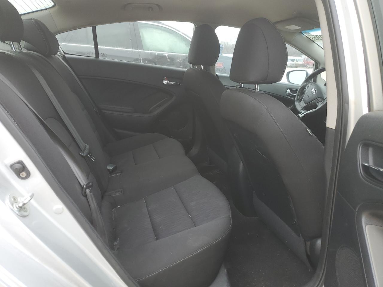 2016 Kia Forte - Image 10
