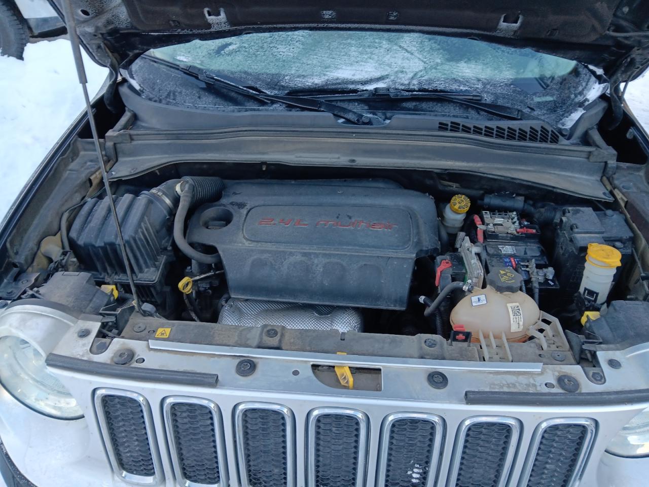 2015 Jeep Renegade - Image 11