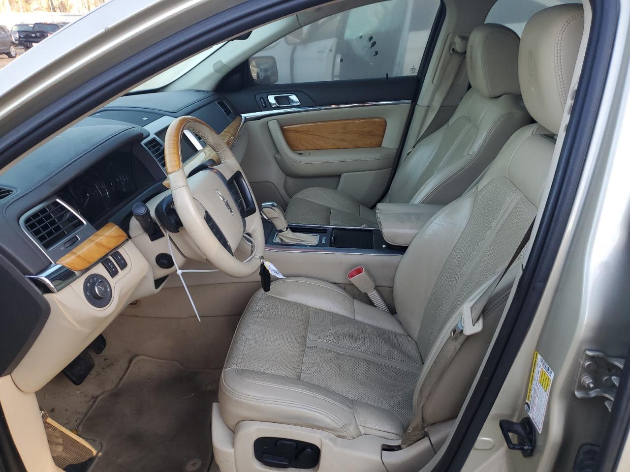 2011 Lincoln MKS - Image 7