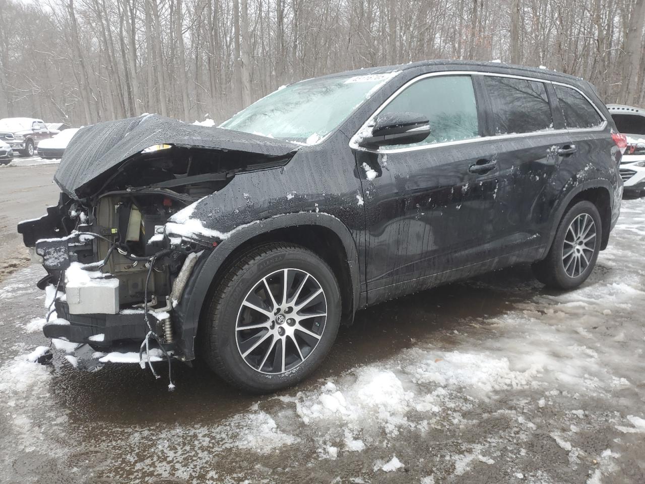 2017 Toyota Highlander - Image 1