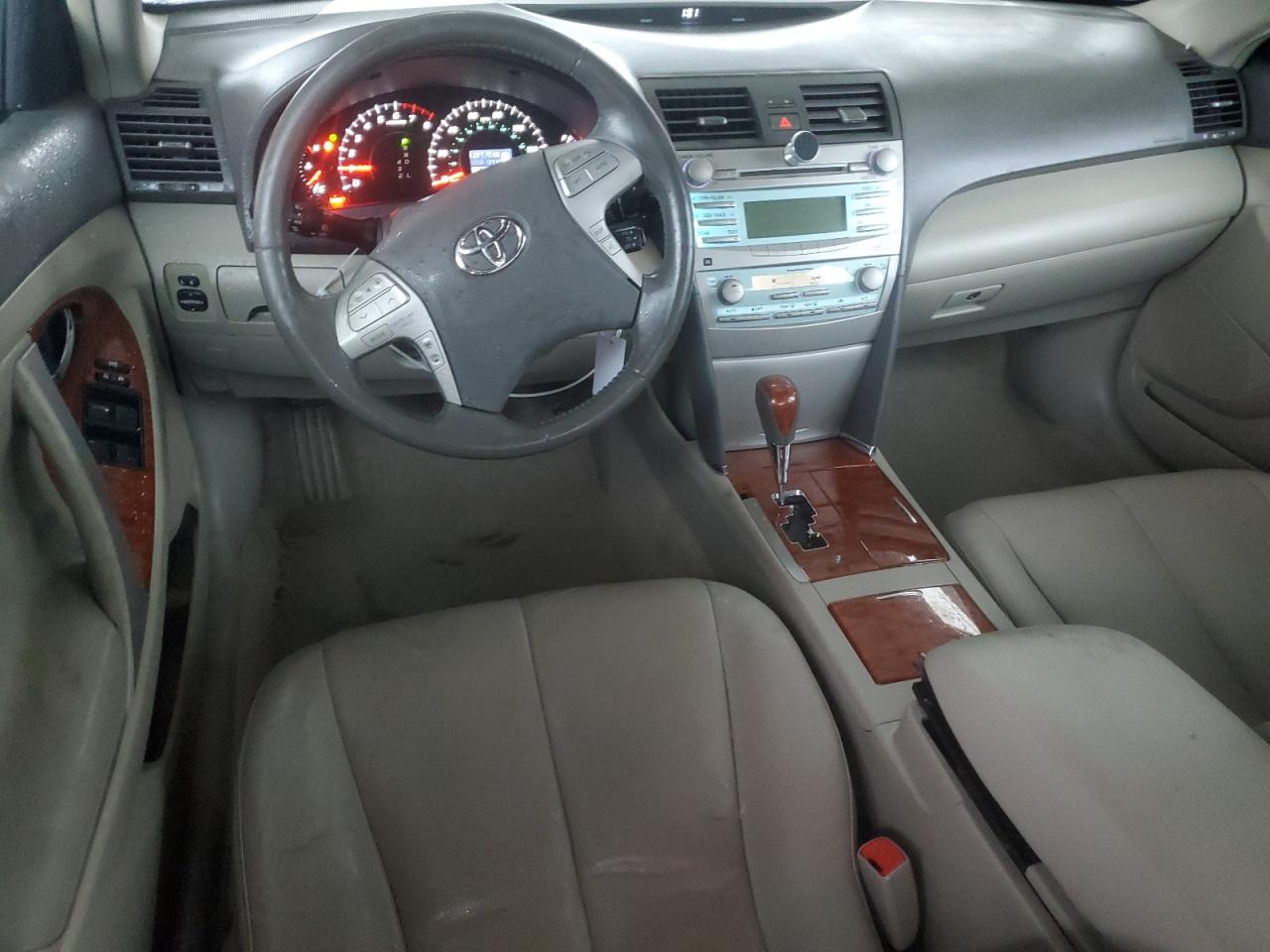 2009 Toyota Camry - Image 8