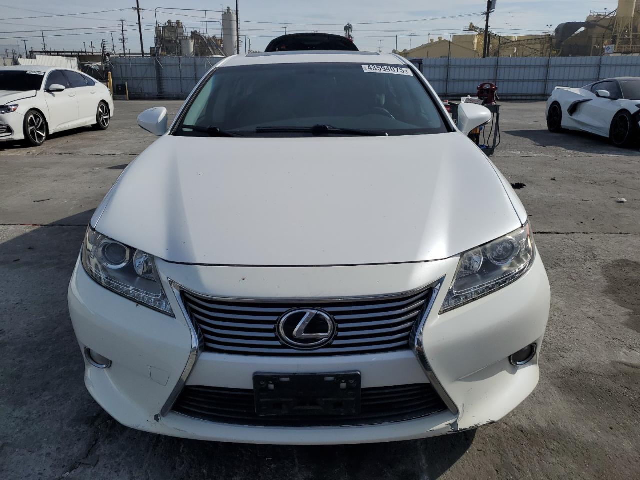 2014 Lexus ES - Image 5