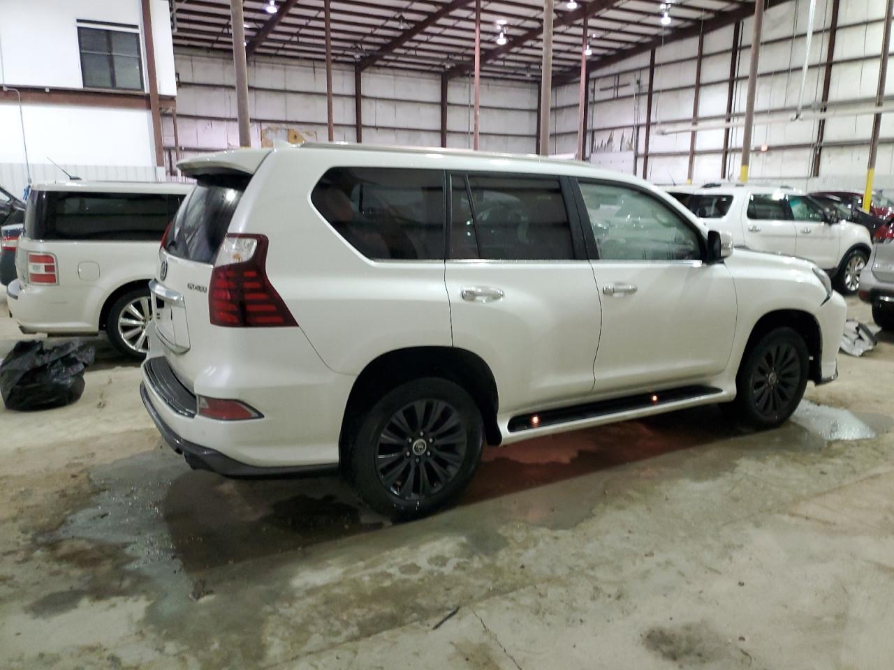 2021 Lexus GX - Image 3
