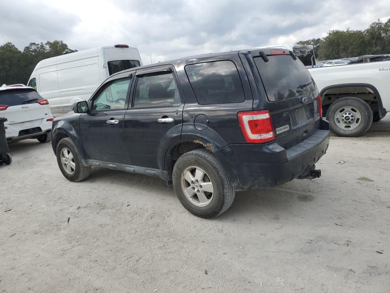 2011 Ford Escape - Image 2