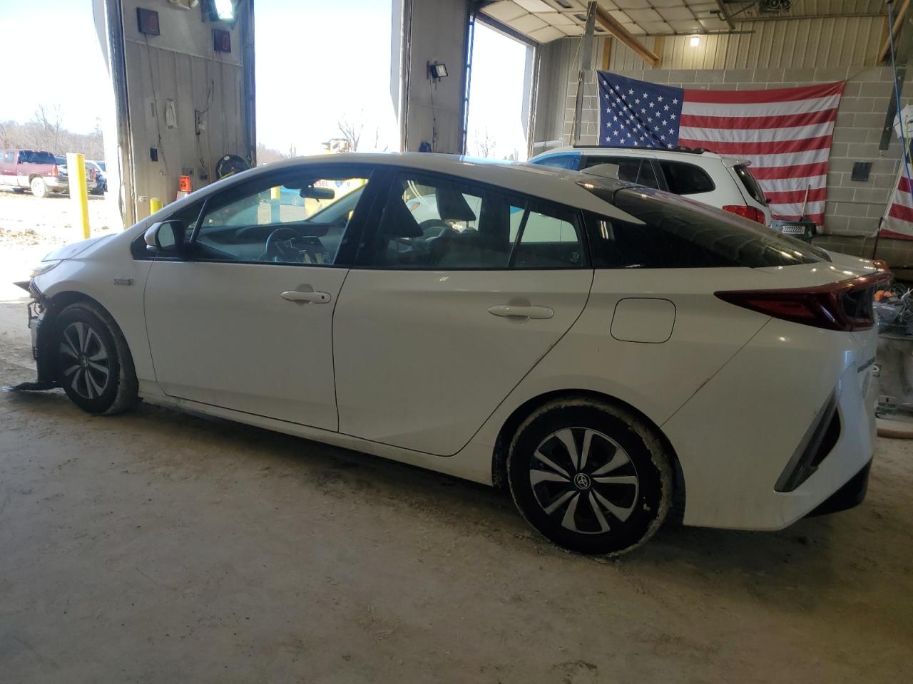 2018 Toyota Prius - Image 2
