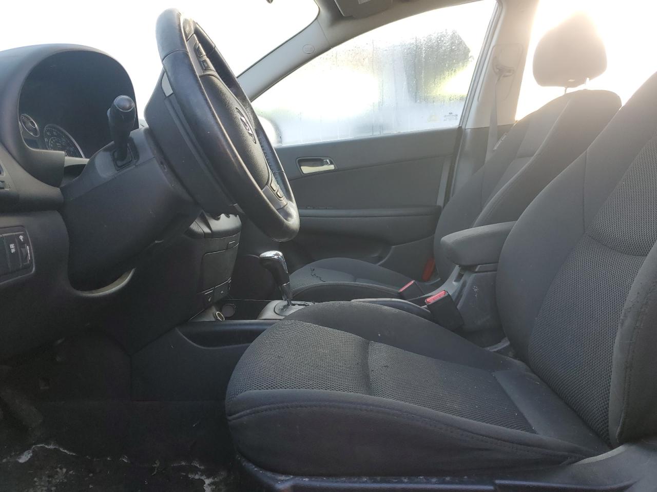 2010 Hyundai Elantra - Image 7