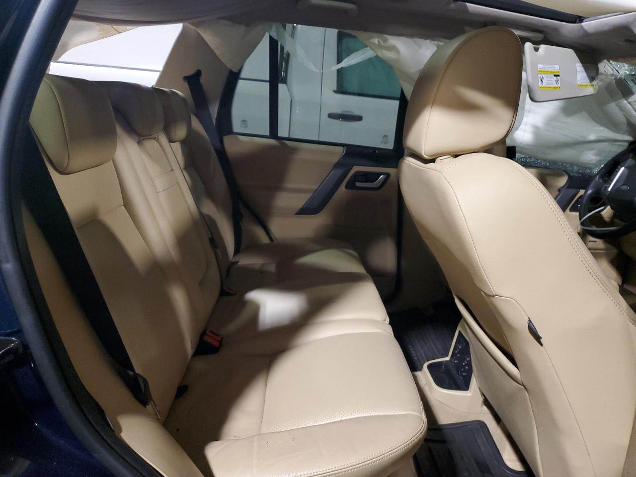2008 Land Rover LR2 - Image 11