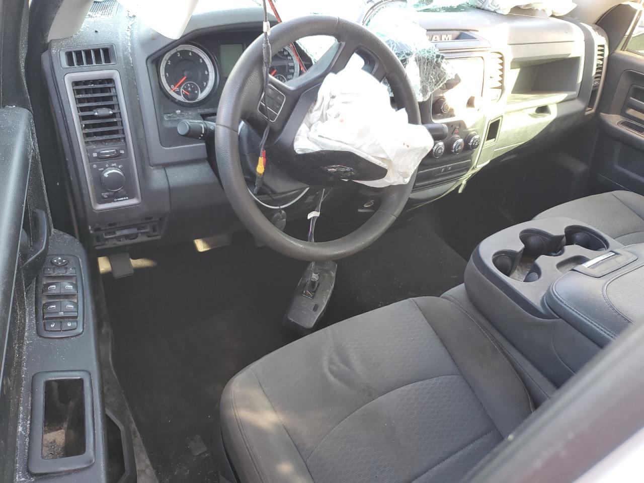 2015 RAM 1500 - Image 8