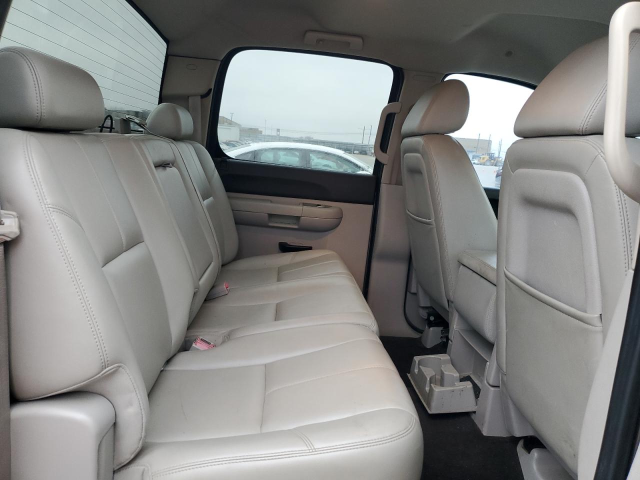 2009 Chevrolet Silverado - Image 10