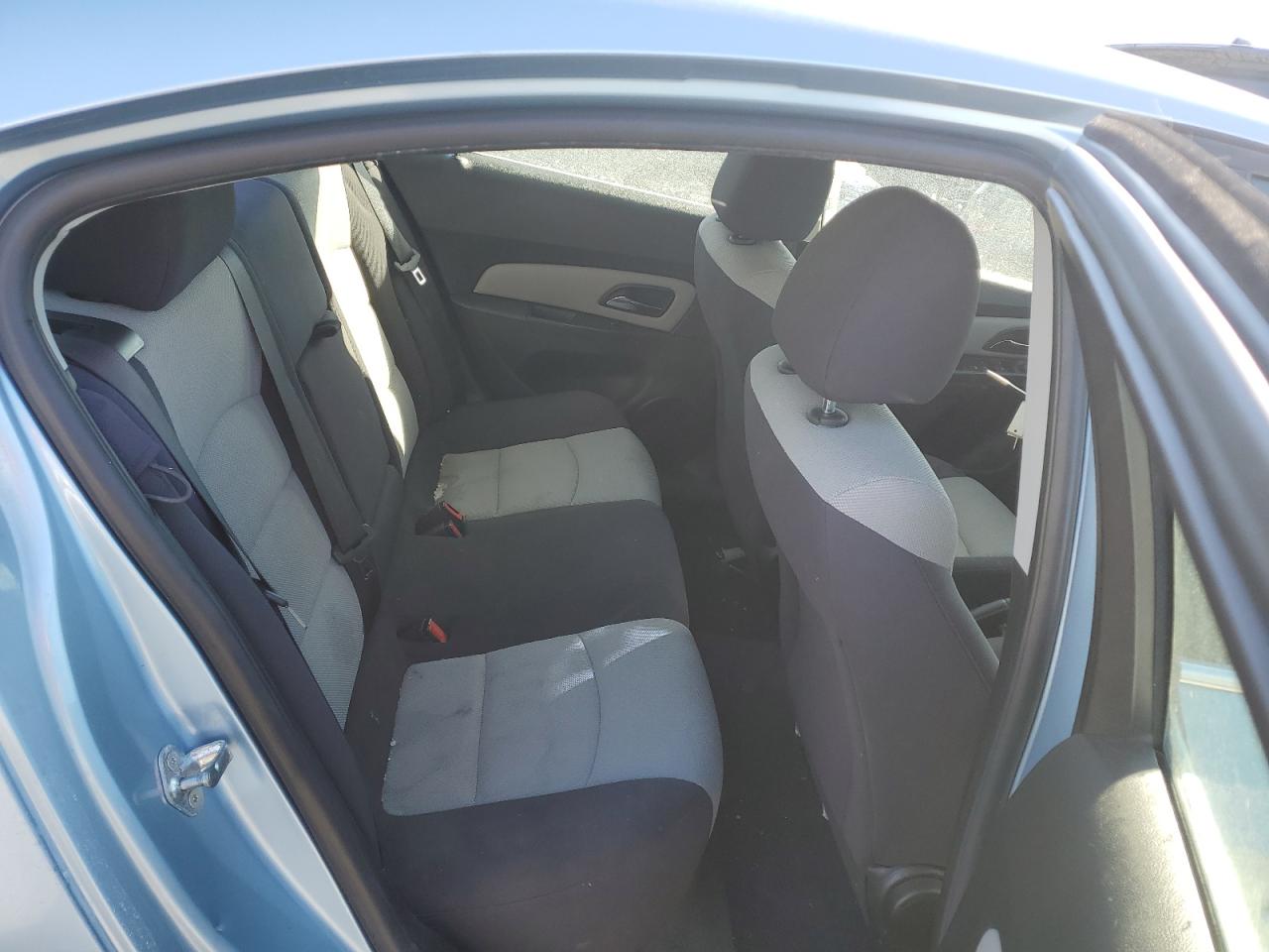 2012 Chevrolet Cruze - Image 10
