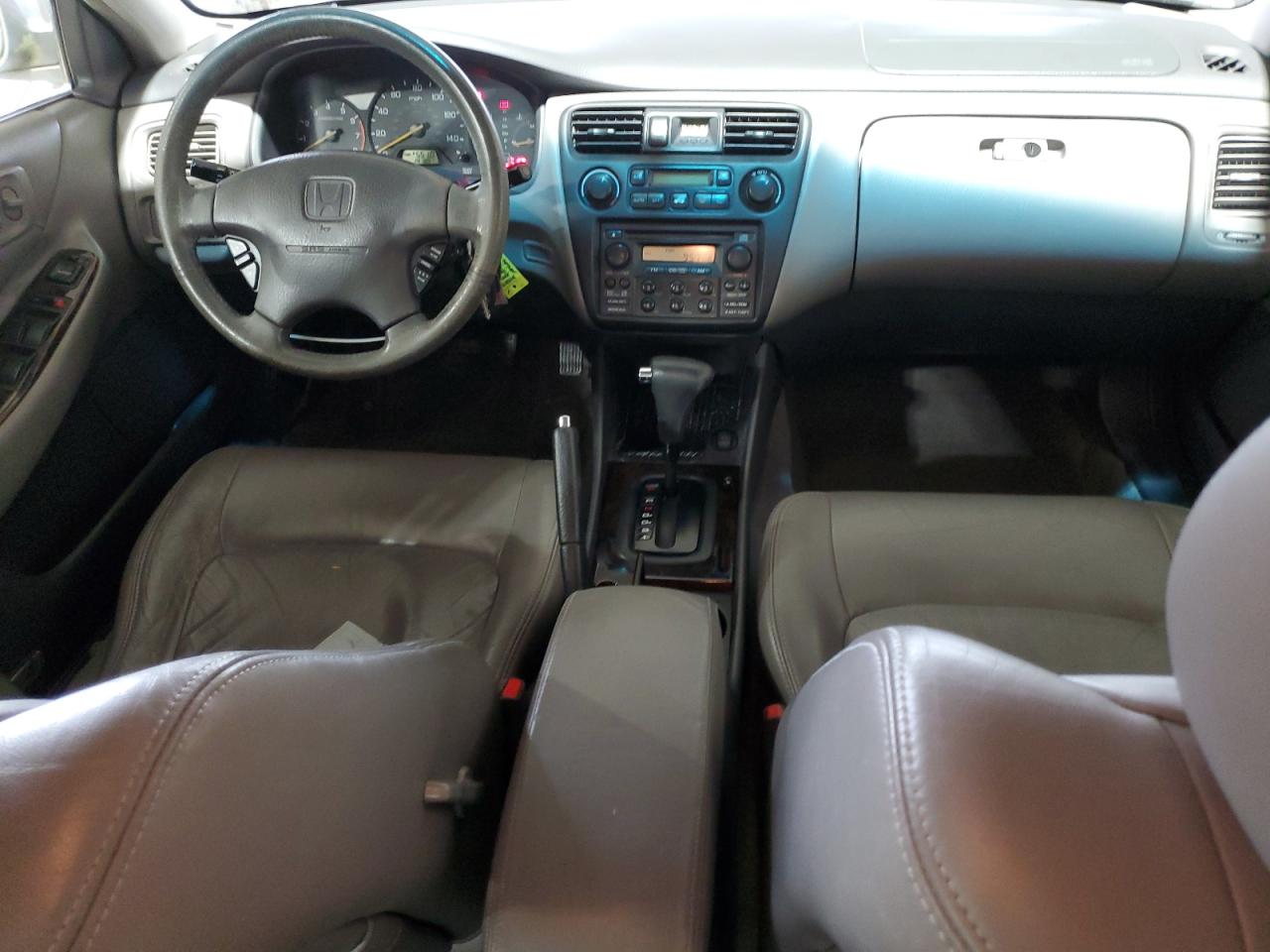 2000 Honda Accord - Image 8