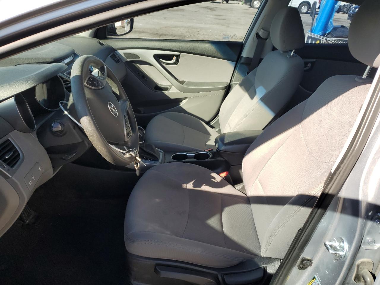 2015 Hyundai Elantra - Image 7