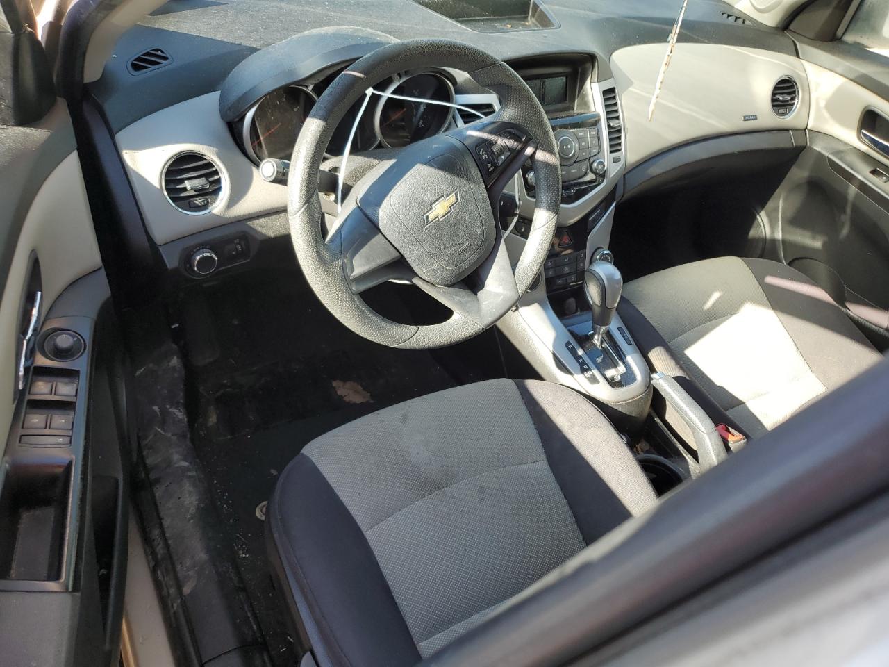 2014 Chevrolet Cruze - Image 8