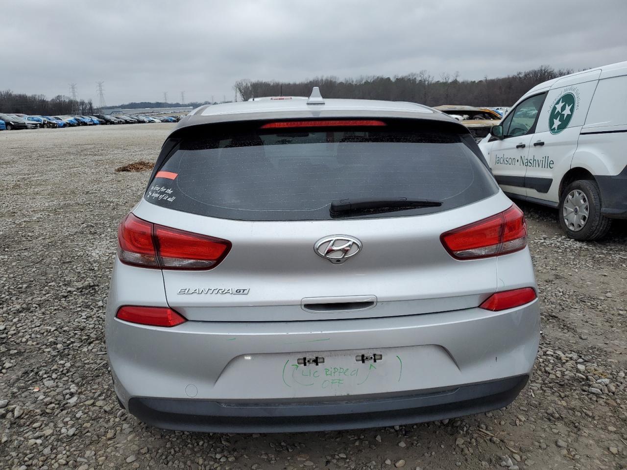 2018 Hyundai Elantra - Image 6