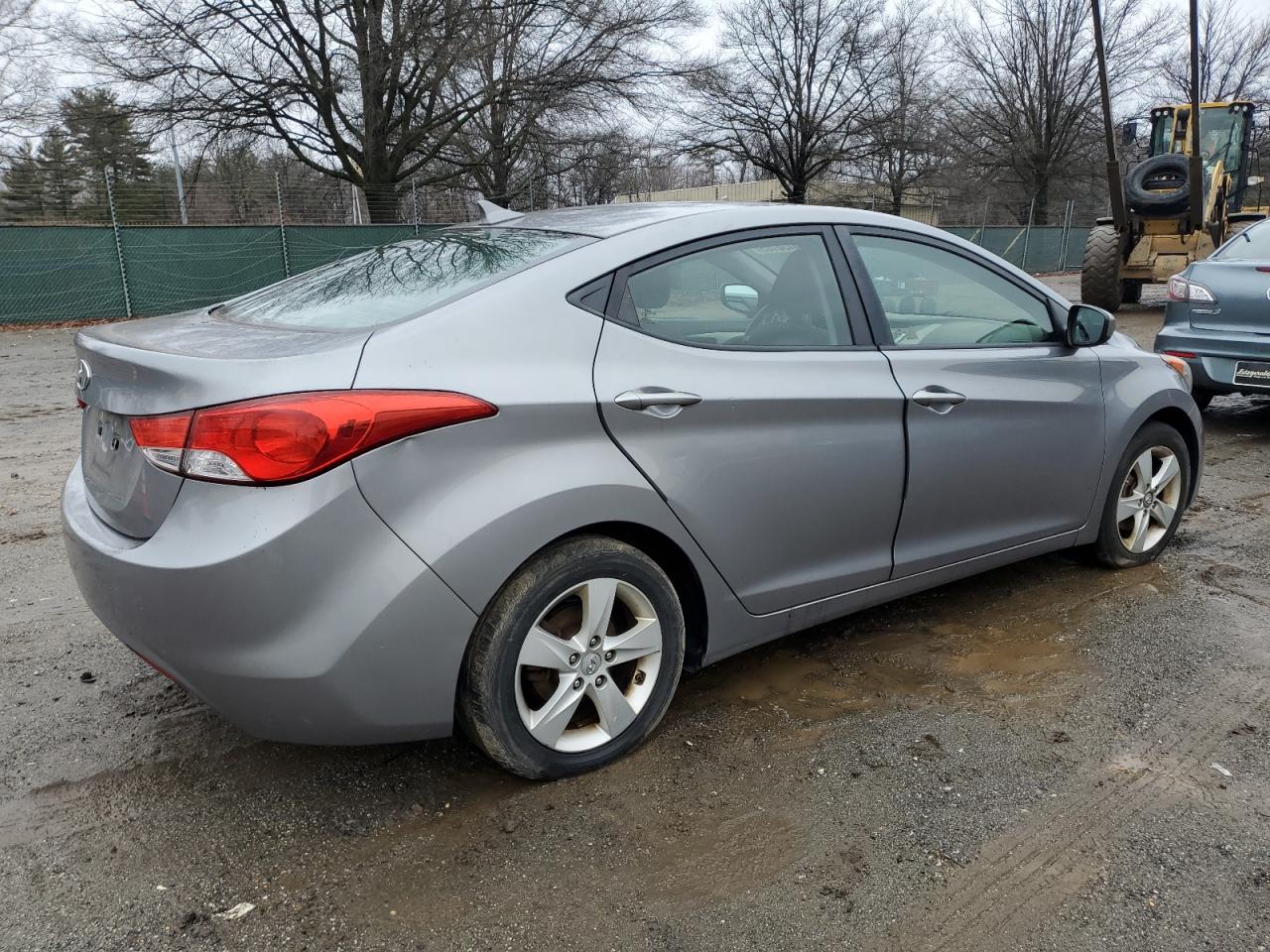 2012 Hyundai Elantra - Image 3