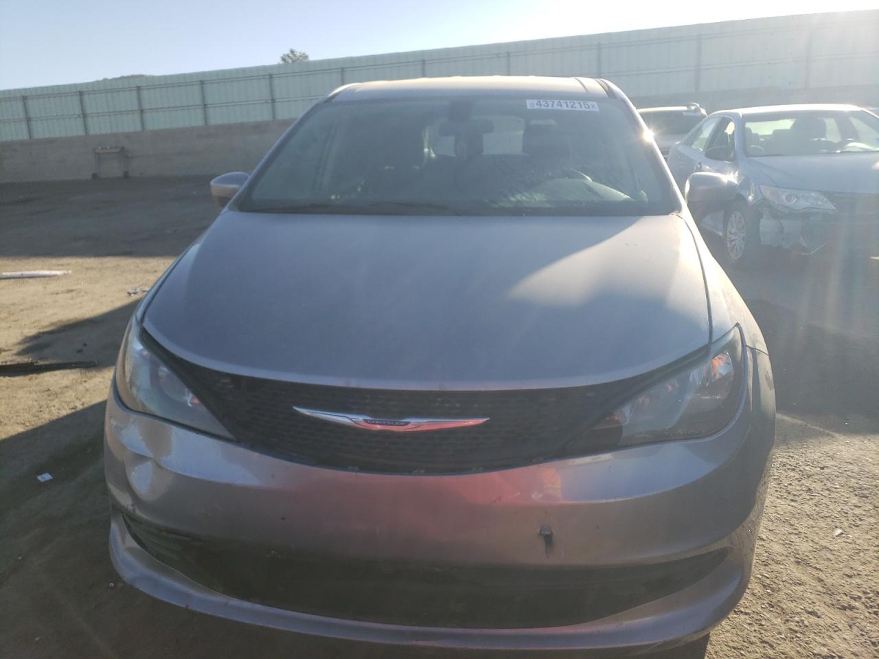 2019 Chrysler Pacifica - Image 5