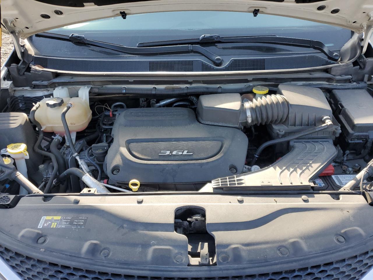 2017 Chrysler Pacifica - Image 11