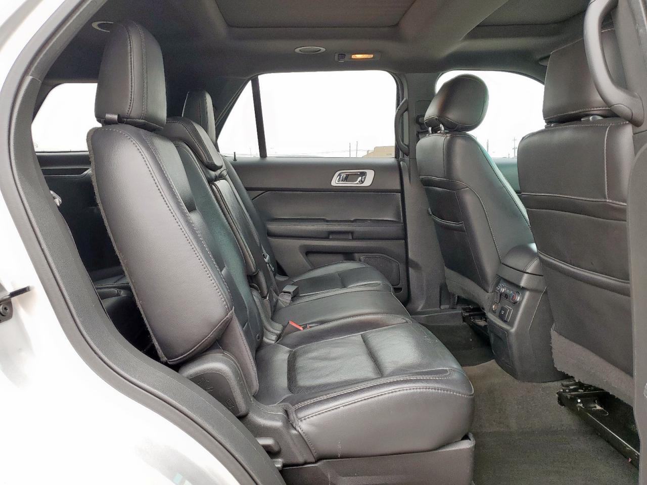 2013 Ford Explorer - Image 11