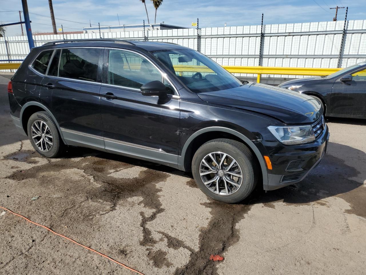 2020 Volkswagen Tiguan - Image 4