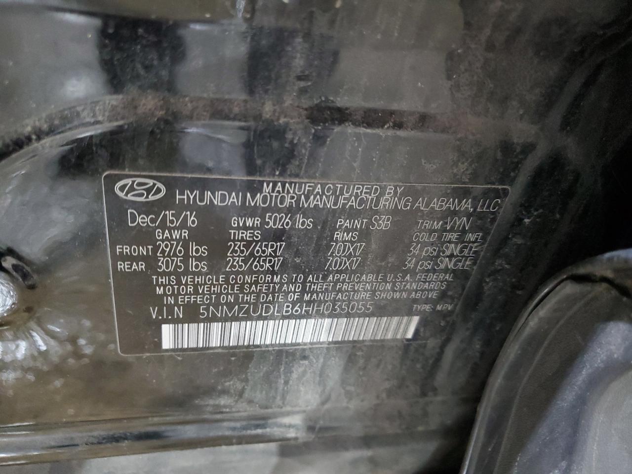 2017 Hyundai Santa Fe - Image 13