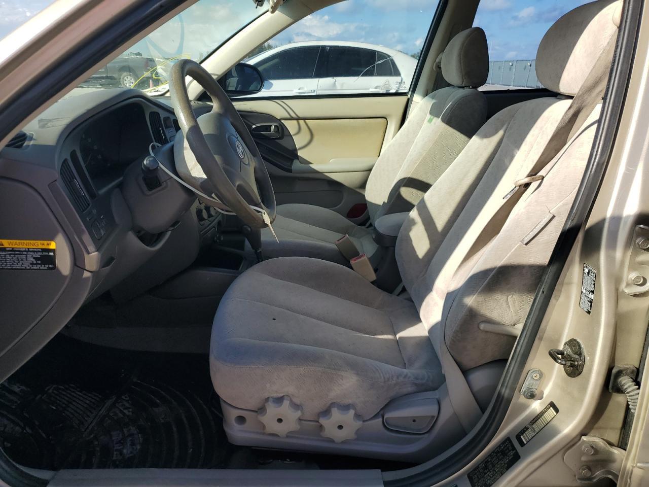 2005 Hyundai Elantra - Image 7