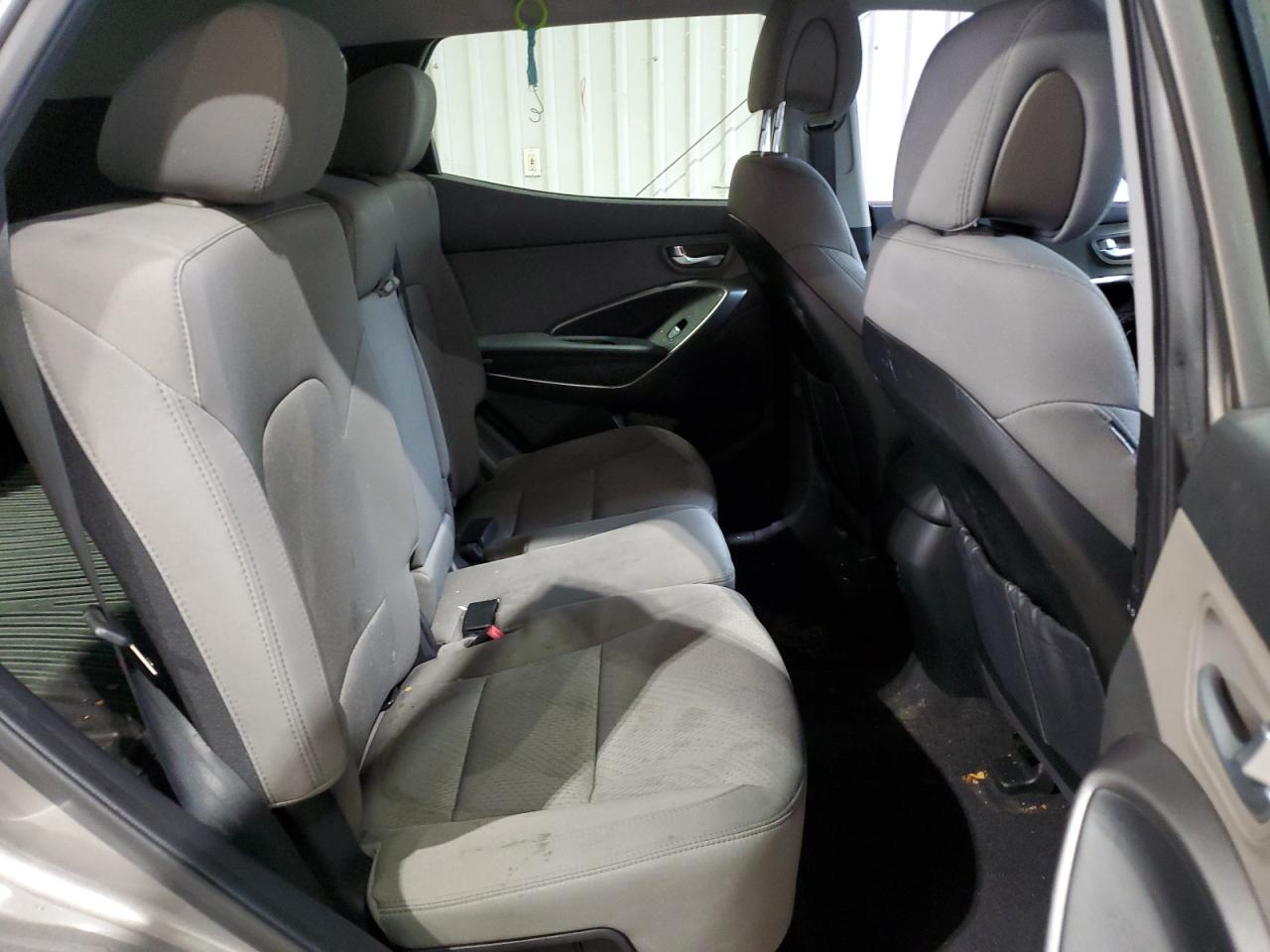 2018 Hyundai Santa Fe - Image 12