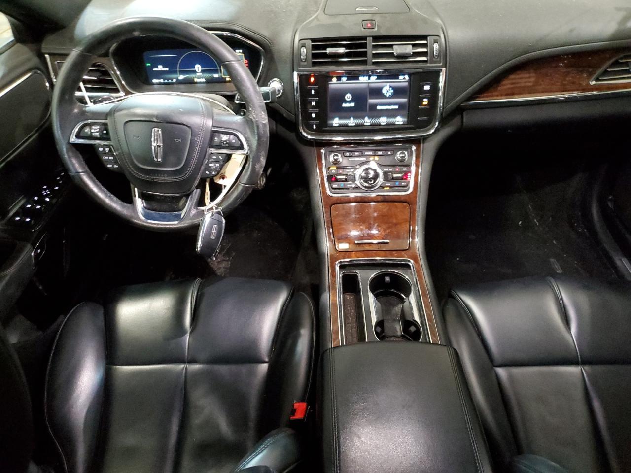 2017 Lincoln Continental - Image 8