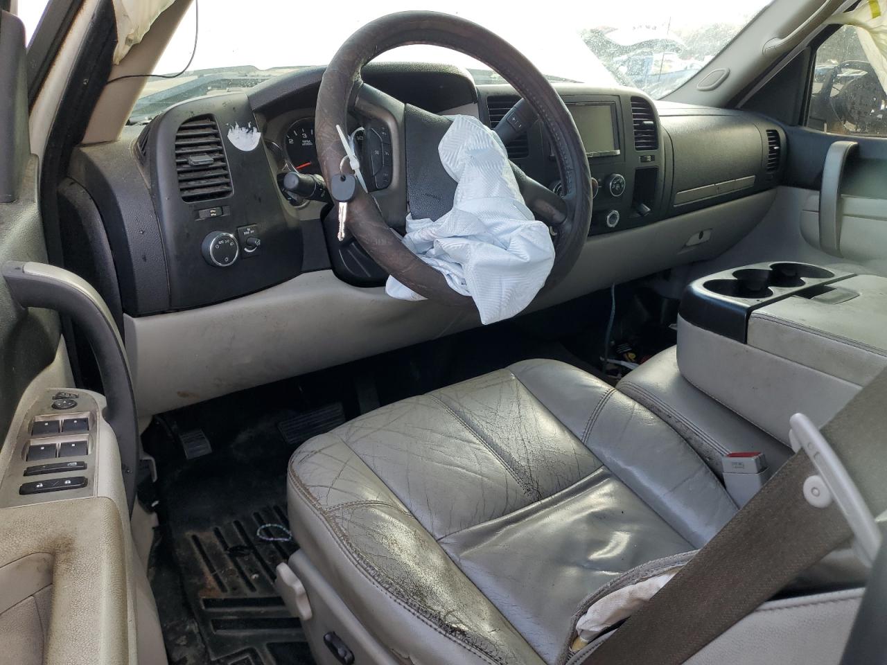 2010 Chevrolet Silverado - Image 8