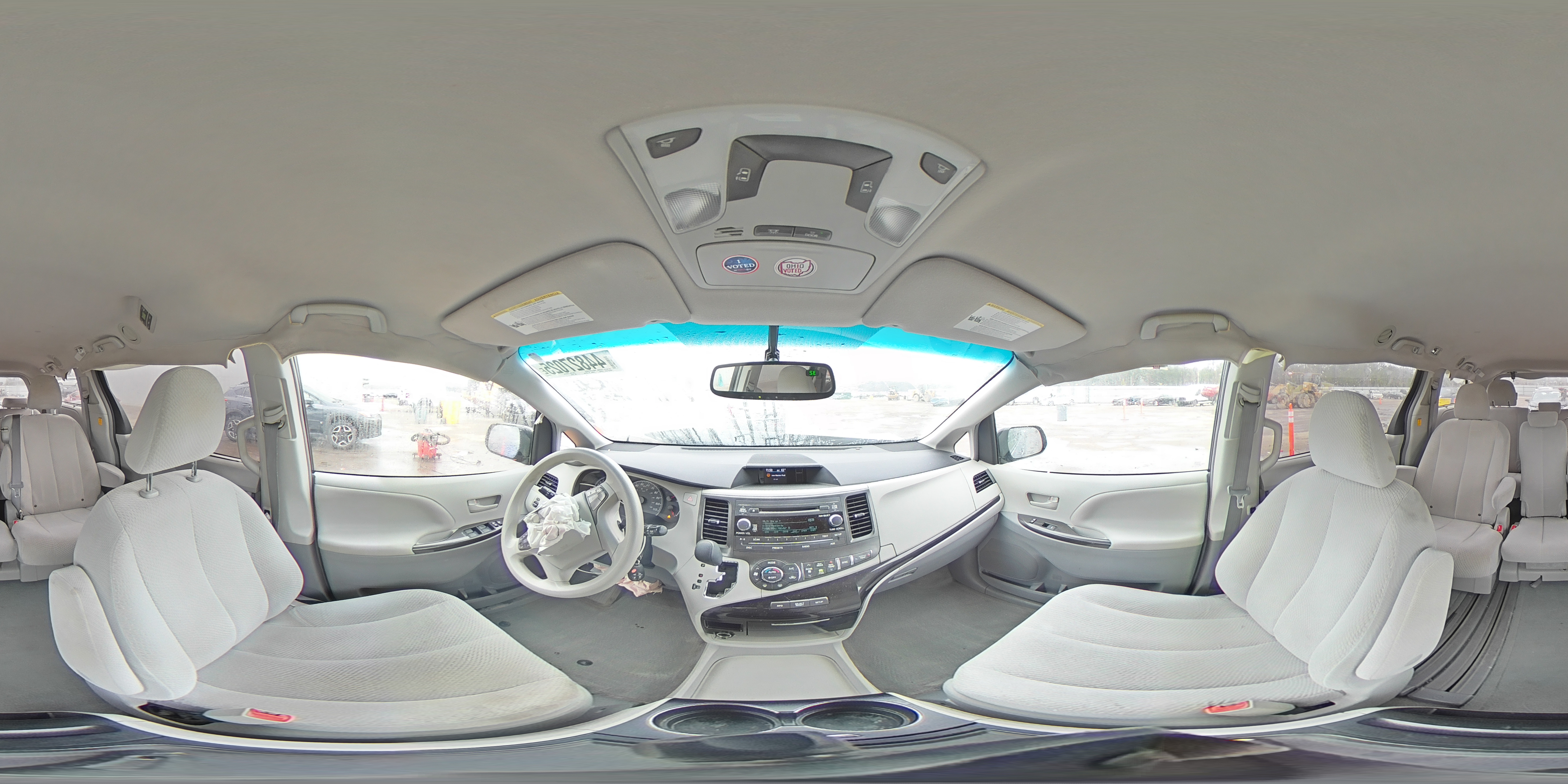 2013 Toyota Sienna - Image 16