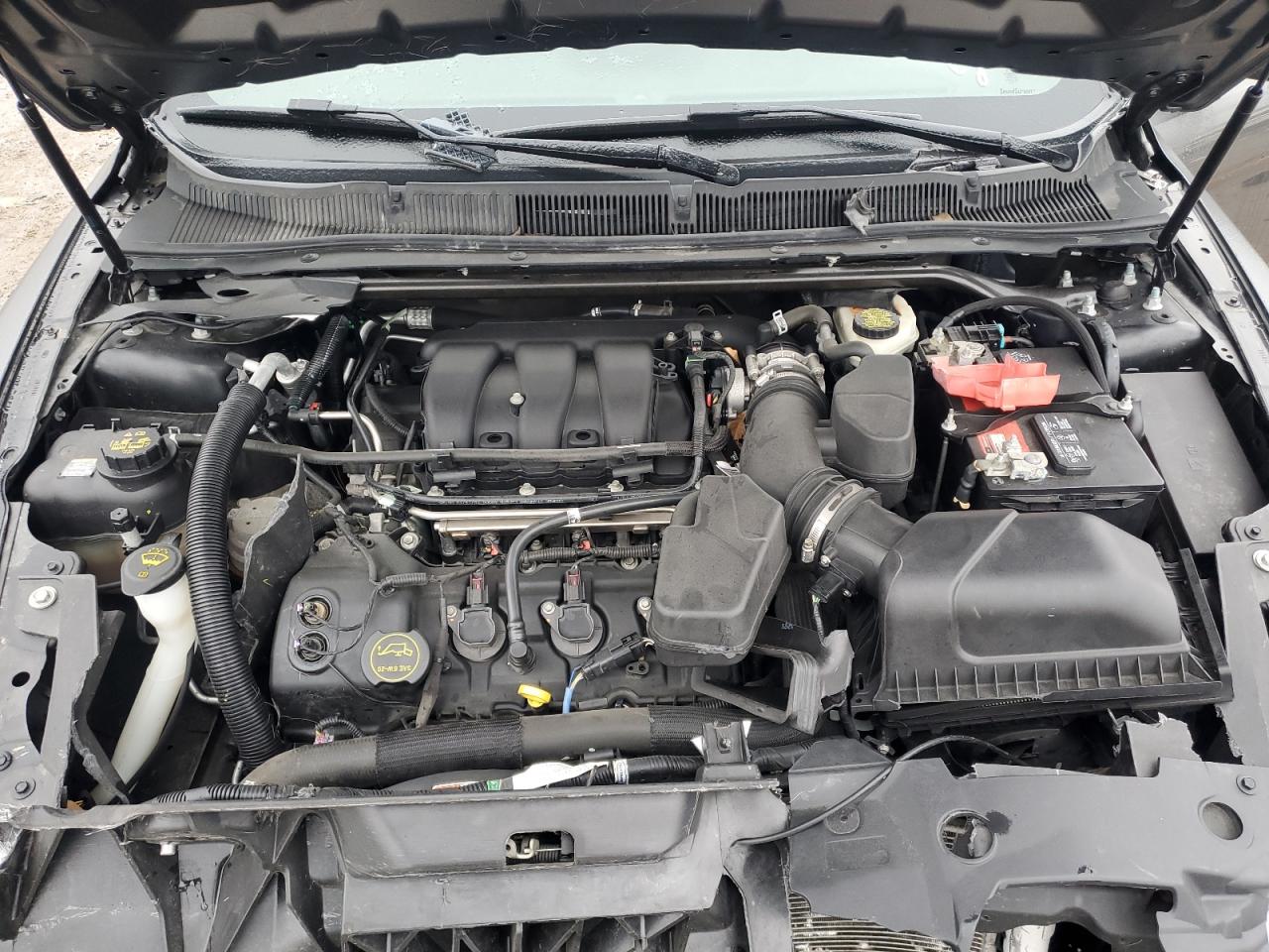 2015 Ford Taurus - Image 11