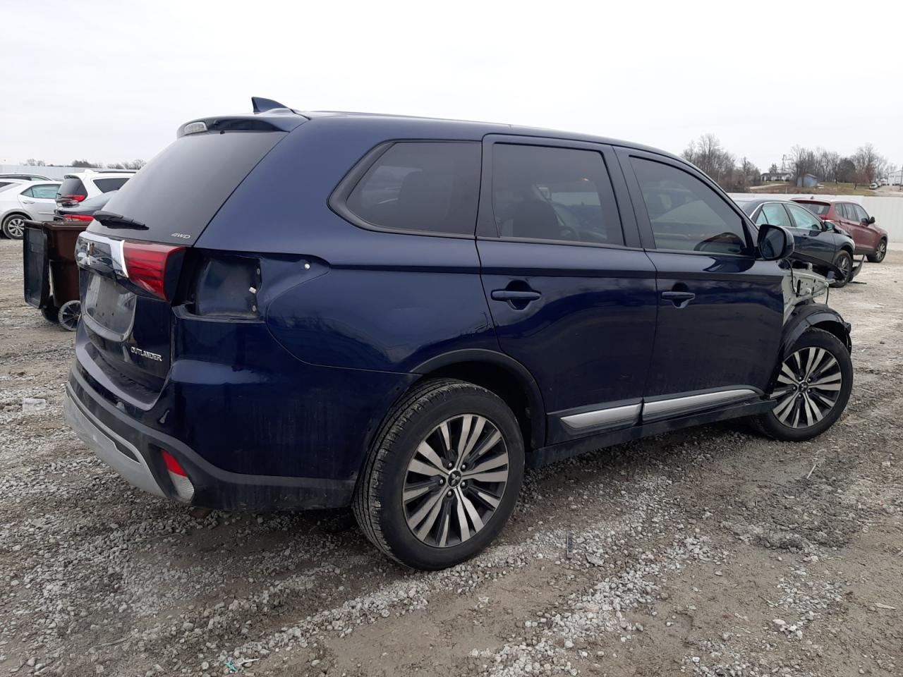 2019 Mitsubishi Outlander - Image 3