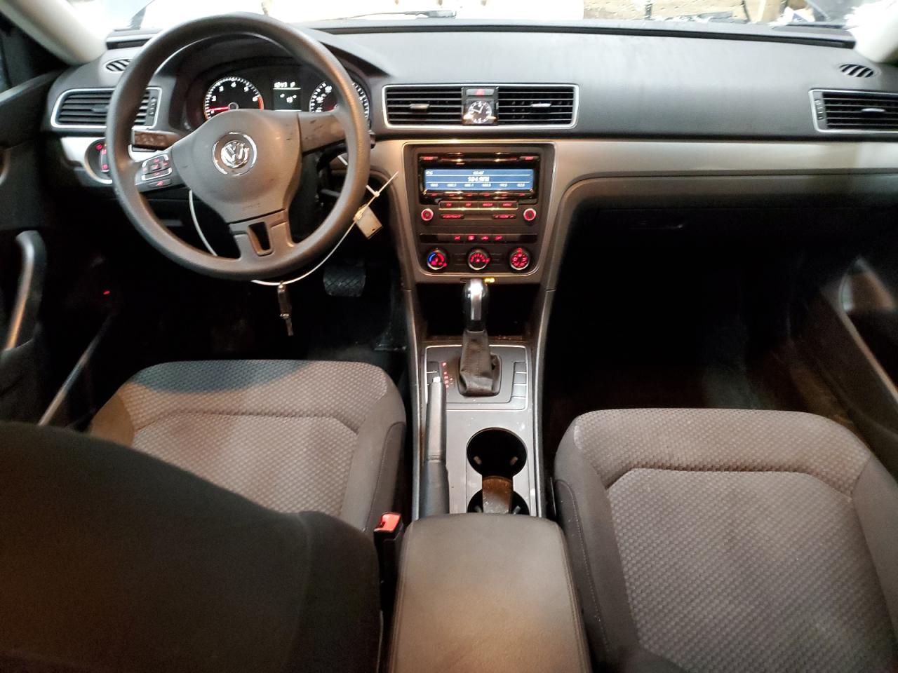 2015 Volkswagen Passat - Image 8