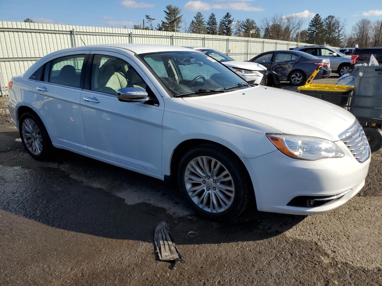 2012 Chrysler 200 - Image 4