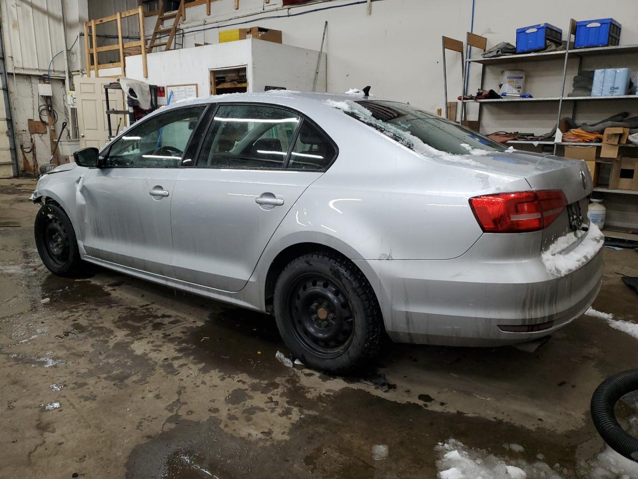 2015 Volkswagen Jetta - Image 2