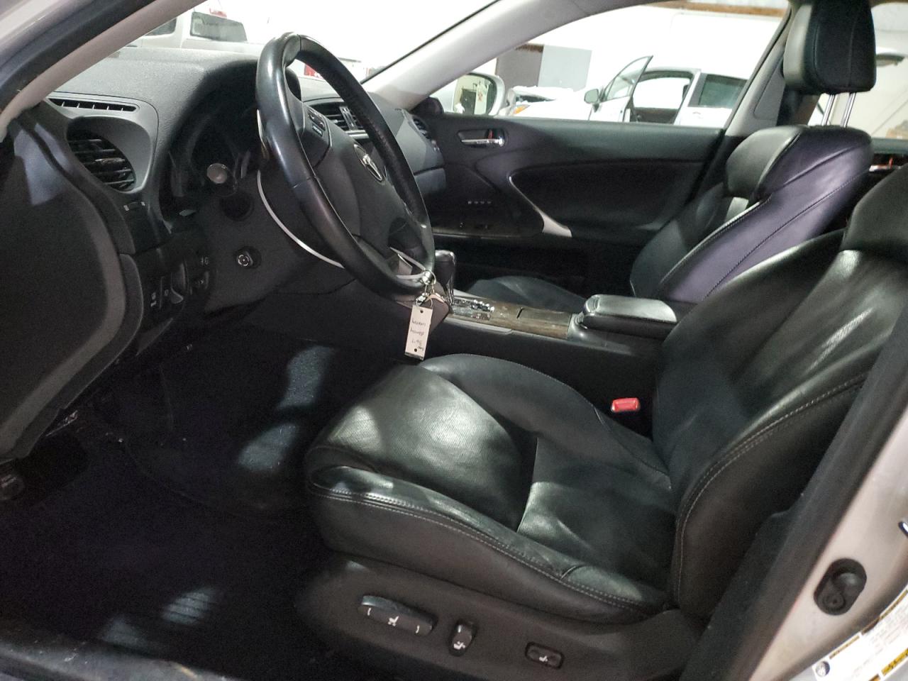2010 Lexus IS - Image 7