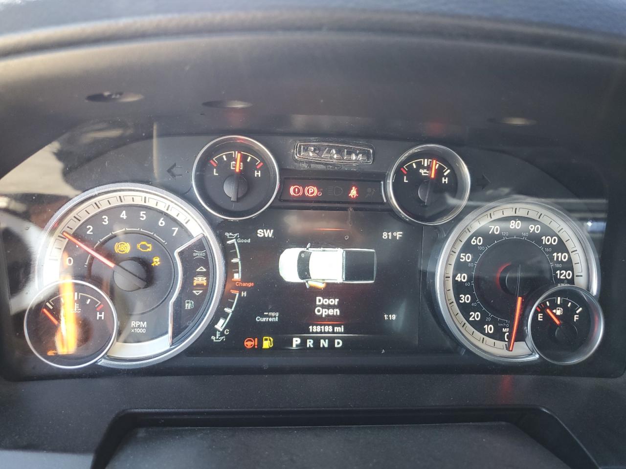 2014 RAM 1500 - Image 9