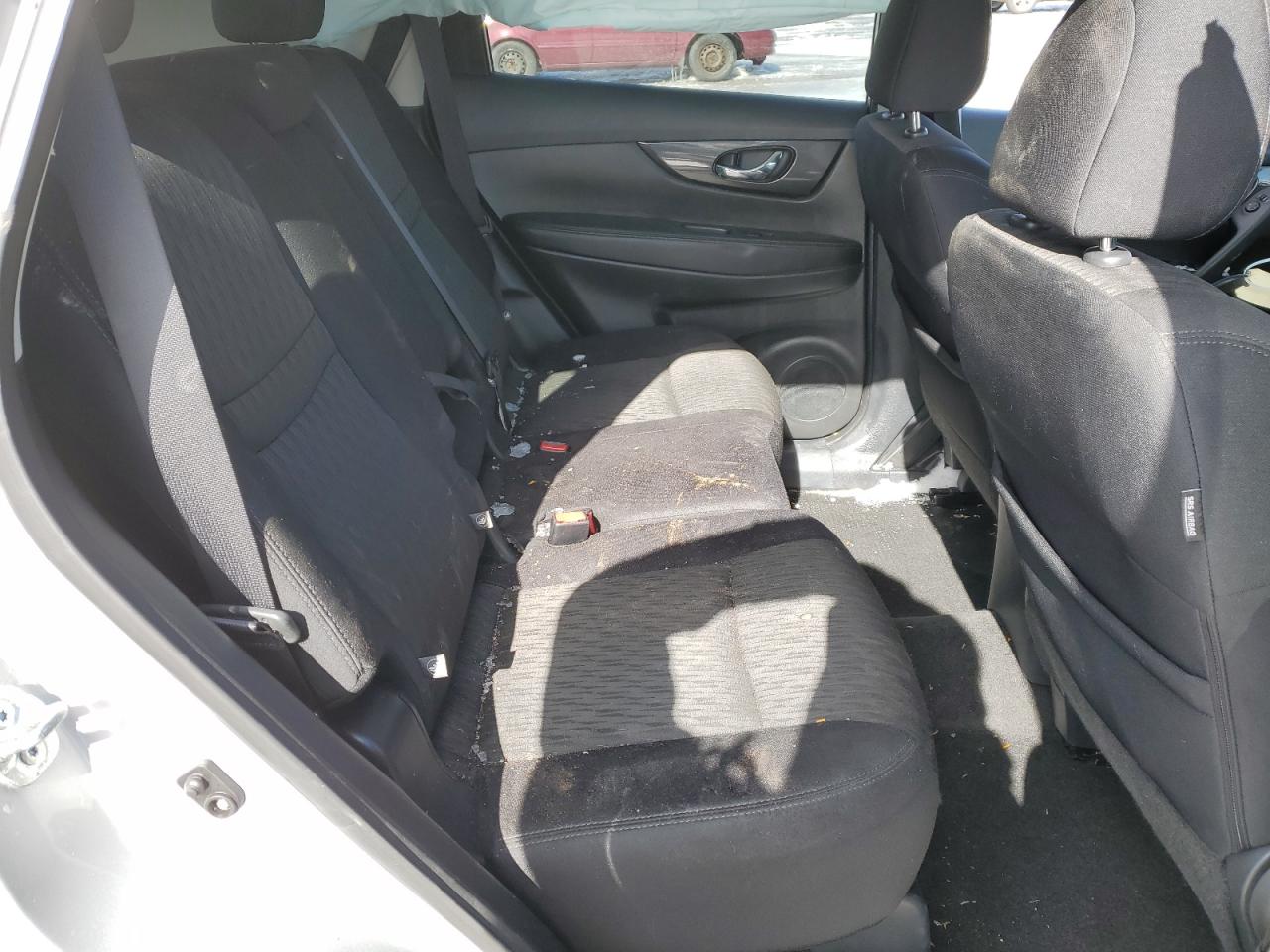 2017 Nissan Rogue - Image 12