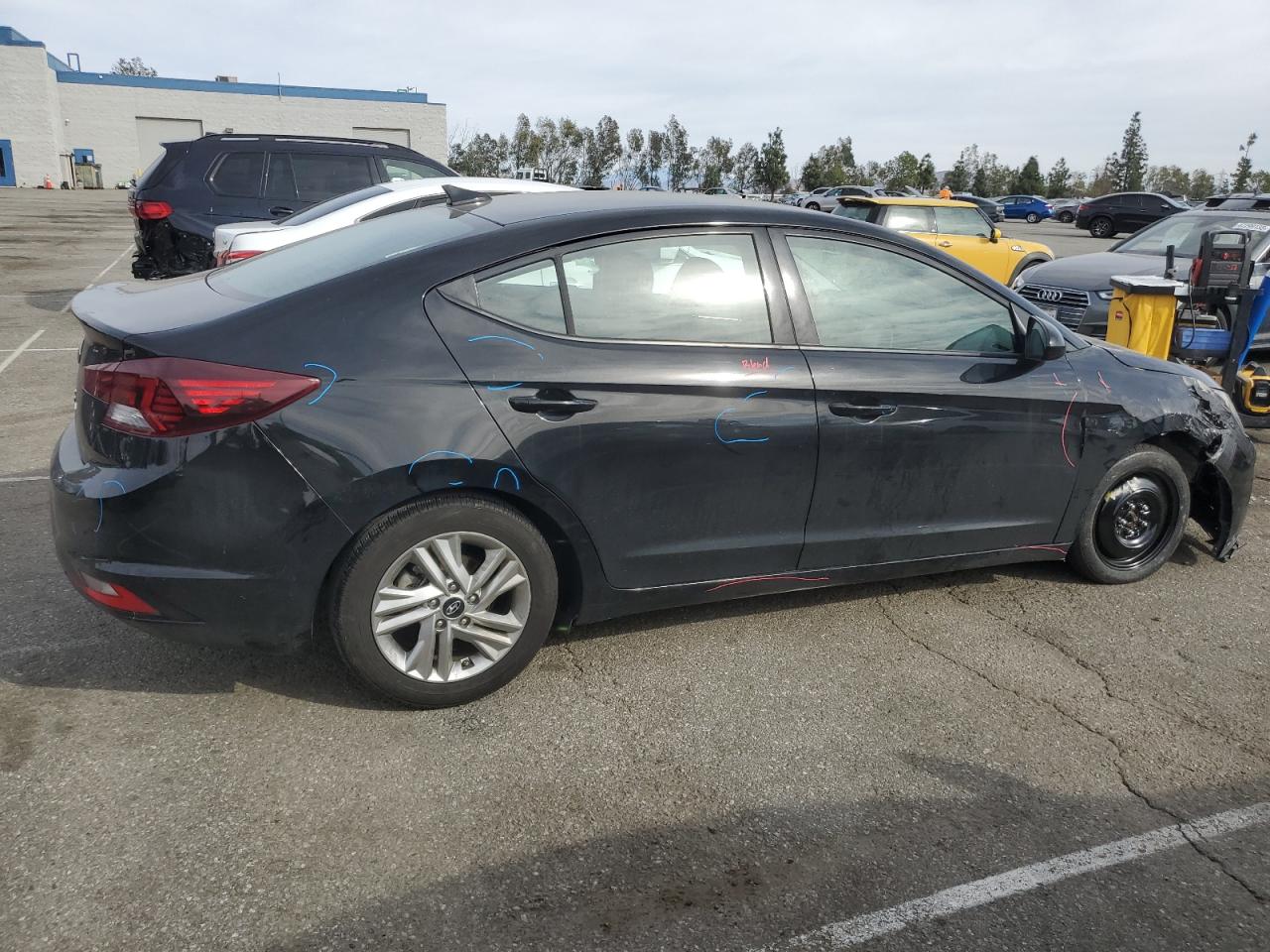 2020 Hyundai Elantra - Image 3