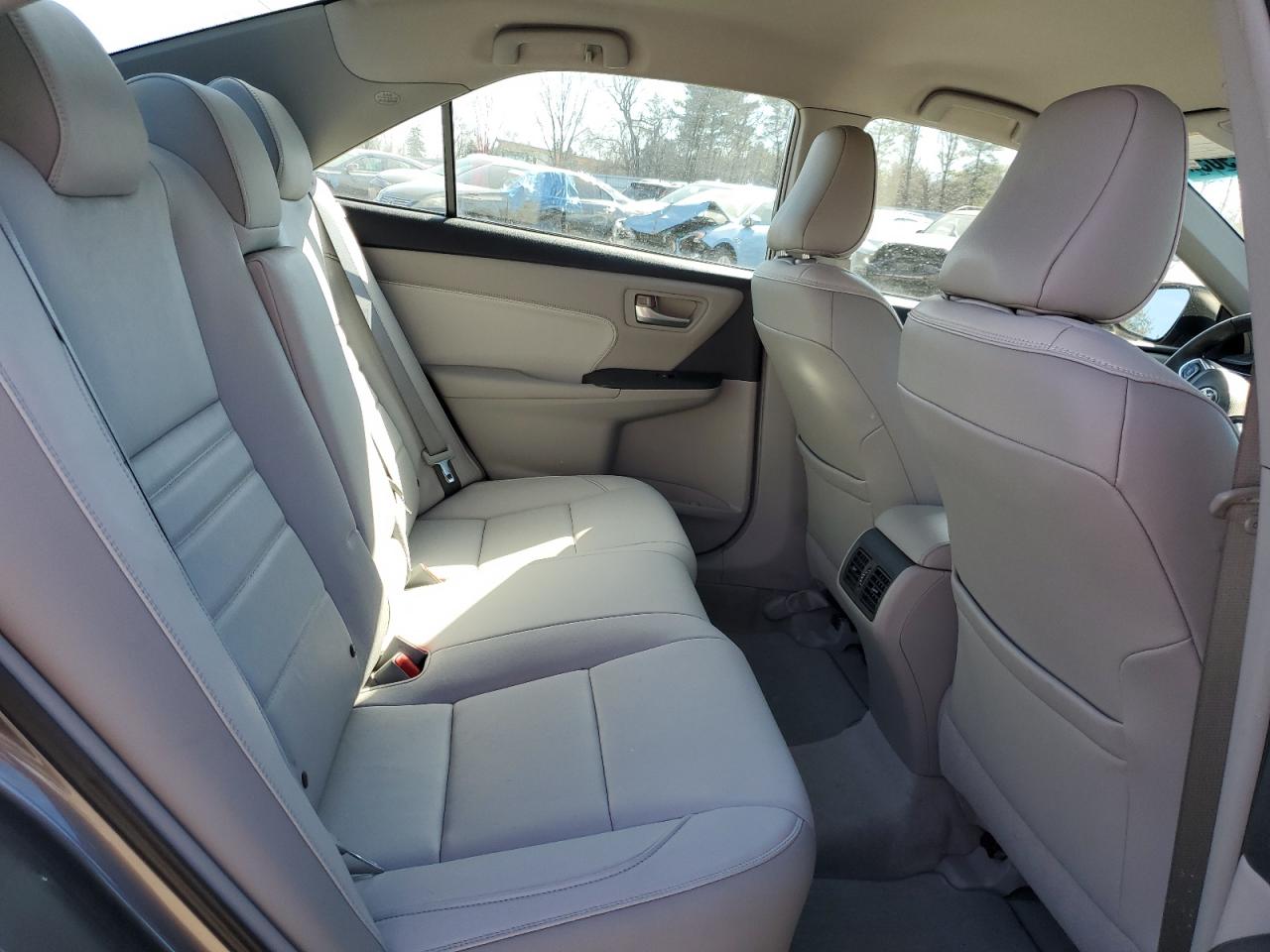 2015 Toyota Camry - Image 10