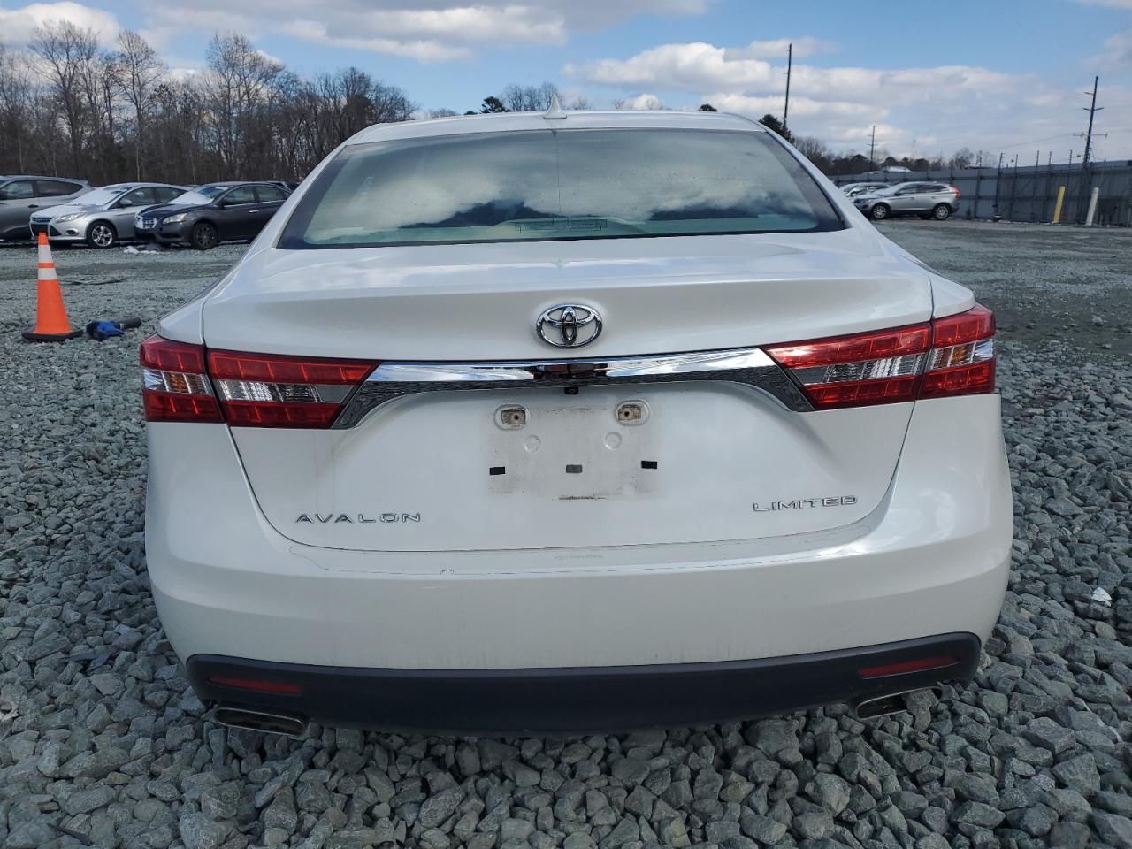 2013 Toyota Avalon - Image 6