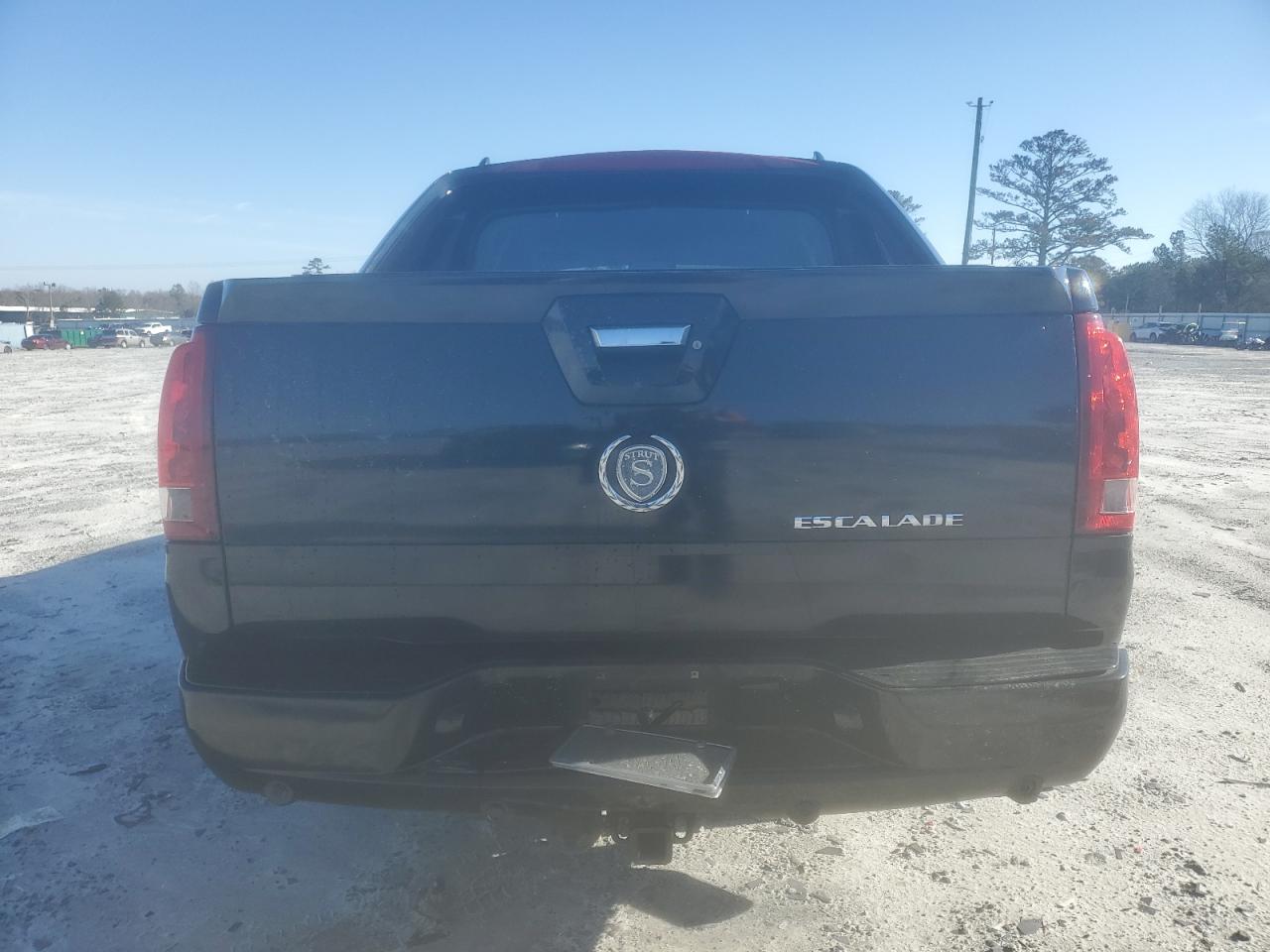 2005 Cadillac Escalade - Image 6