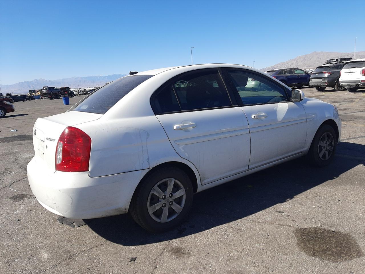 2010 Hyundai Accent - Image 3